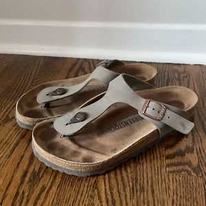 Birkenstock - GIZAH (size 39EU, 8.5US) barely worn!